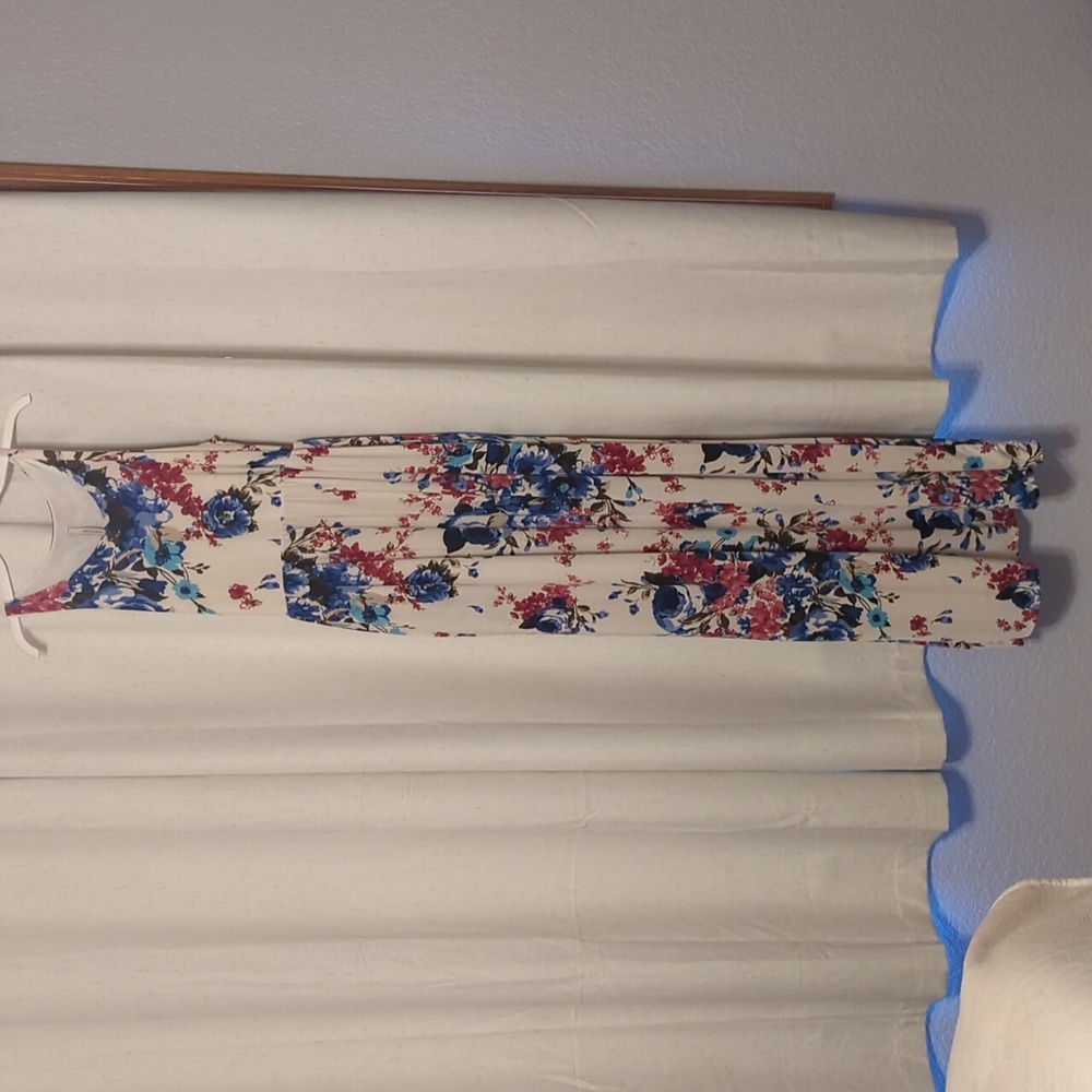 Bellamie Maxi Floral Dress, fully lined, size Medium